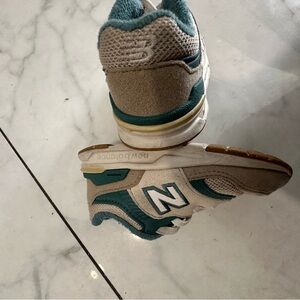 New Balance Kids' Sneakers - Teal and Beige